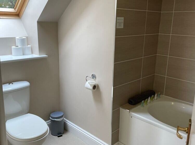 스탠다드 룸, The Cherry Tree