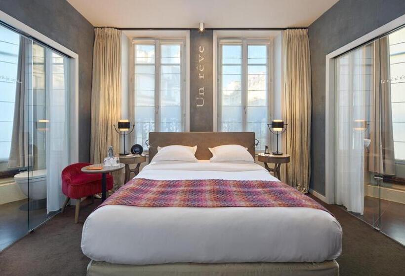 패밀리 룸, Le Pavillon Des Lettres