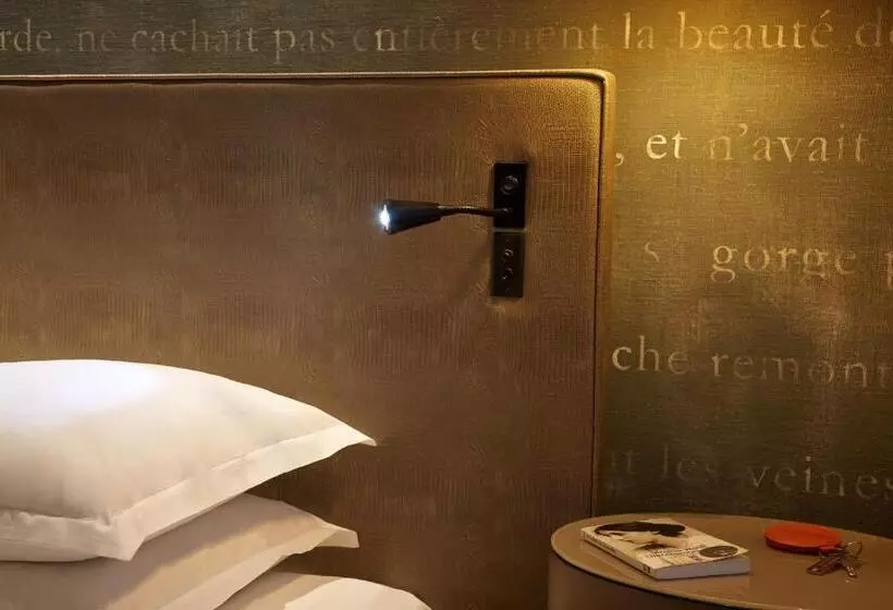 ファミリールーム, Le Pavillon Des Lettres