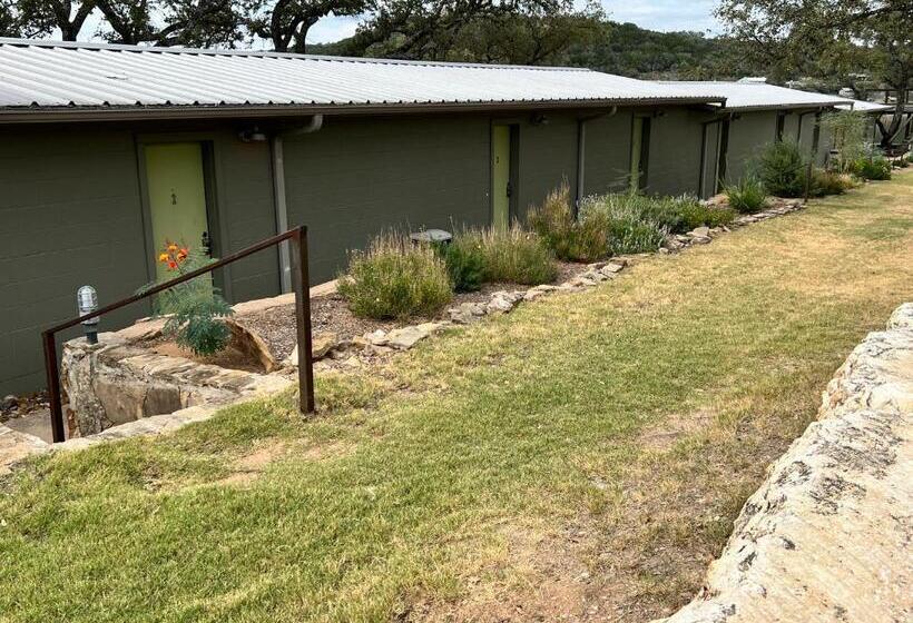 جناح مطل على البحيرة, Painted Sky Inn