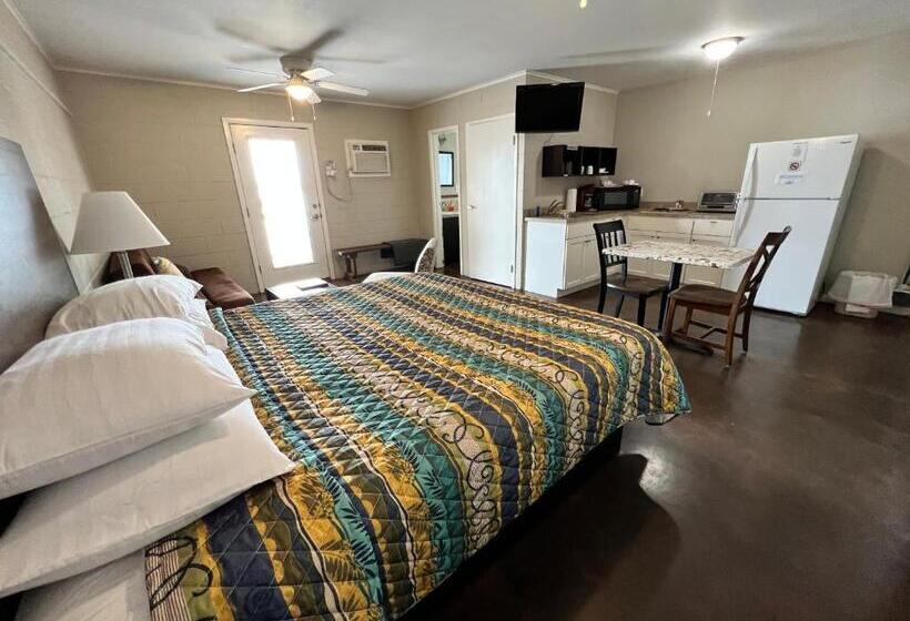 جناح مطل على البحيرة, Painted Sky Inn