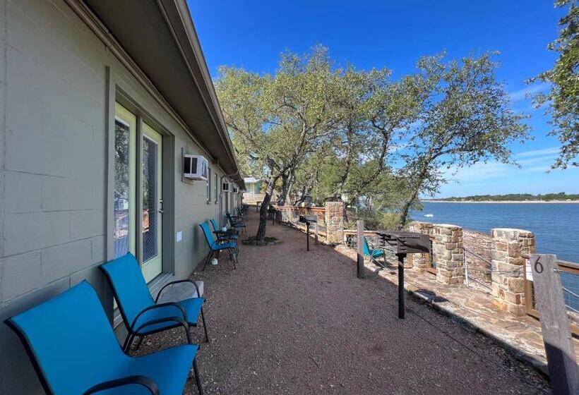 جناح مطل على البحيرة, Painted Sky Inn