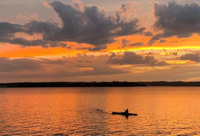 غرفة قياسية مطلّة علي البحيرة, Painted Sky Inn