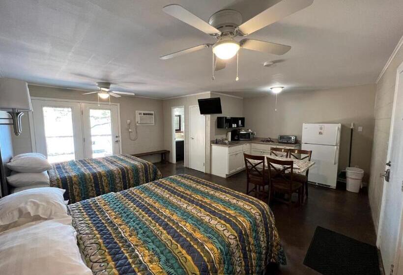 غرفة قياسية مطلّة علي البحيرة, Painted Sky Inn