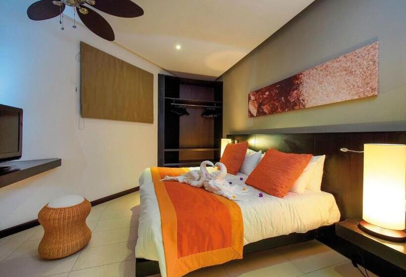 Delüks Aile Odası, Crystals Beach Resort Belle Mare, A Member Of Radisson Individuals