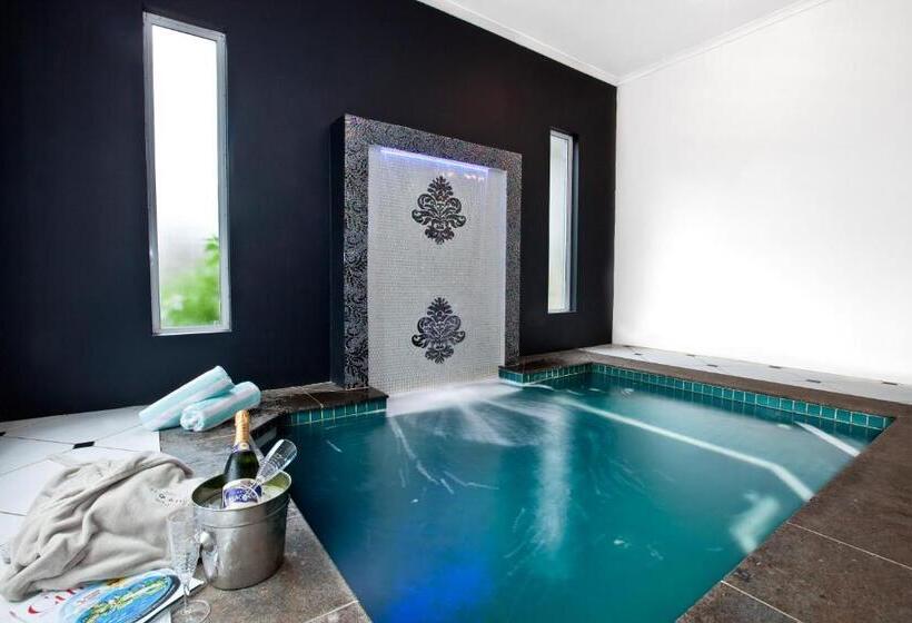 Апартаменты 1 Спальня, The Castle On Tamborine