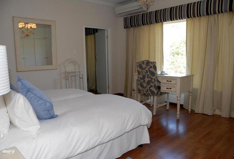 سوییت اجرایی, Villa Moringa Guesthouse