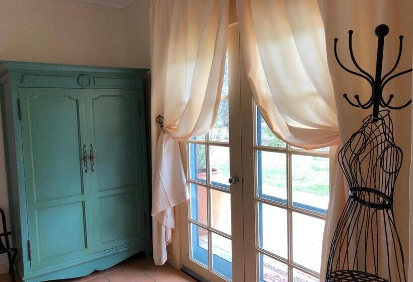 套房带泳池景, Villa Provence