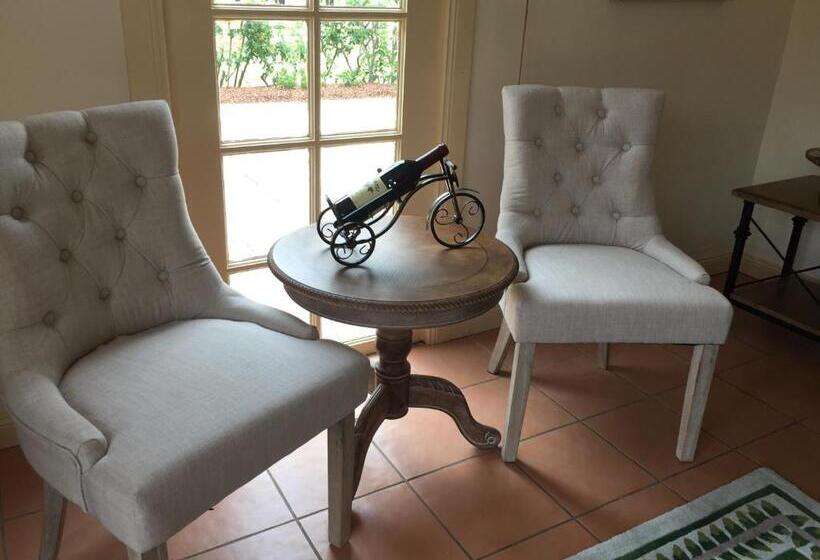 套房带泳池景, Villa Provence