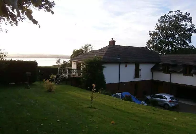 Camera Standard, Riverdown
