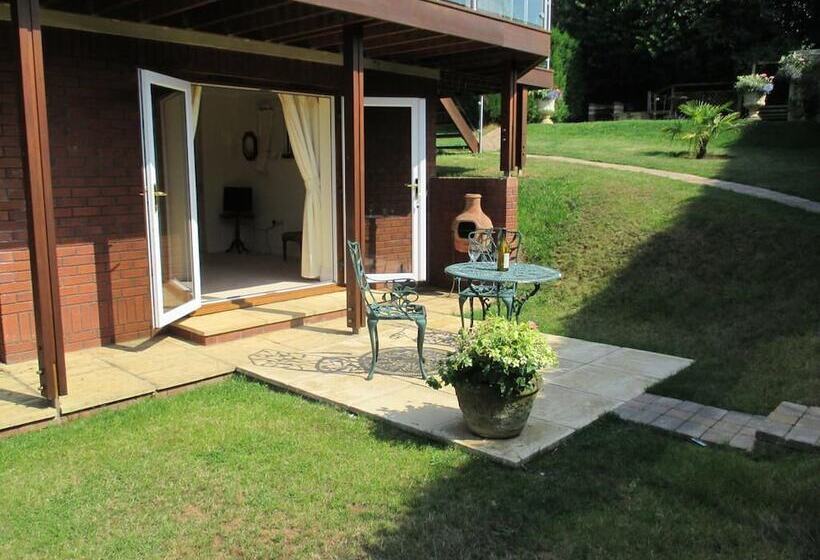 חדר סטנדרט, Riverdown