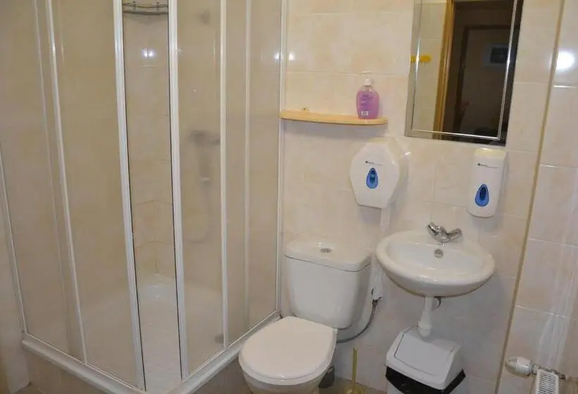 スタンダード４人部屋, Ik Orlik