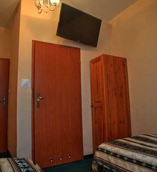 חדר סטנדרט, Zespół Pałacowo Parkowy Bądzów