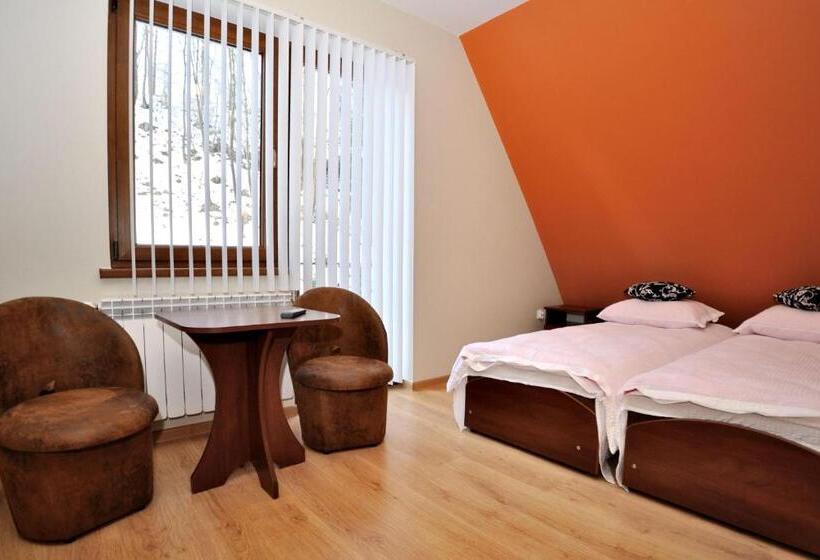 חדר סטנדרט לשלושה, Leśny Dworek Biały Dunajec