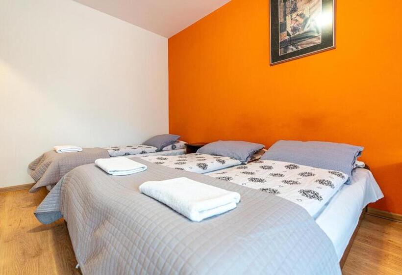 חדר לארבעה סטנדרטי עם מרפסת, Leśny Dworek Biały Dunajec