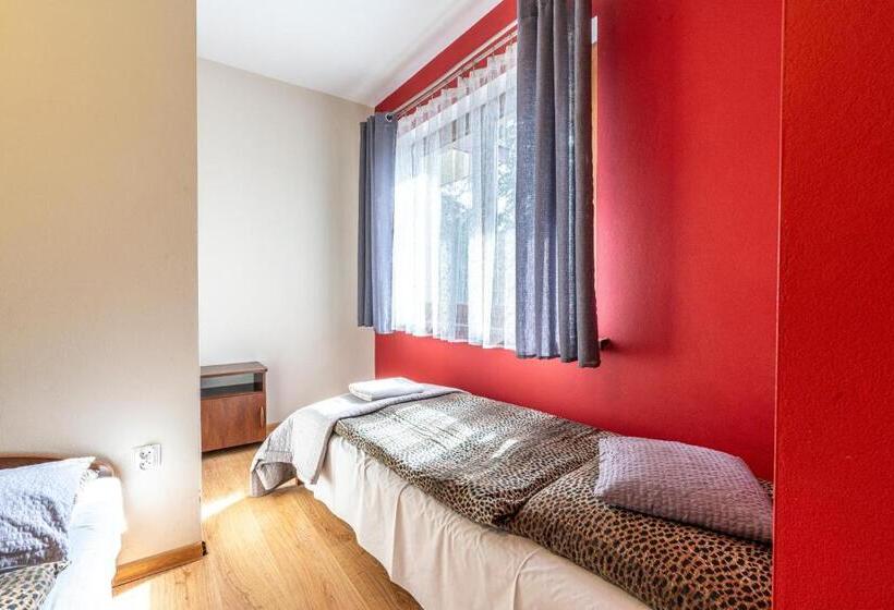 חדר סטנדרט לשלושה עם מרפסת, Leśny Dworek Biały Dunajec