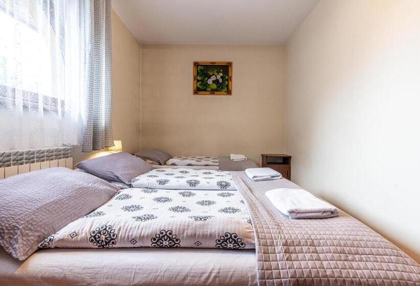 חדר סטנדרט לארבעה, Leśny Dworek Biały Dunajec