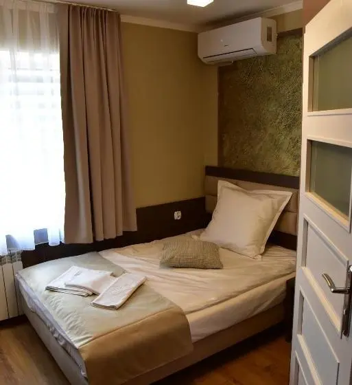 Standard Yhden Hengen Huone, Pokoje Restauracja Lech