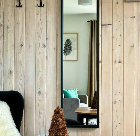 غرفة قياسية, Zagroda Na Pacanach