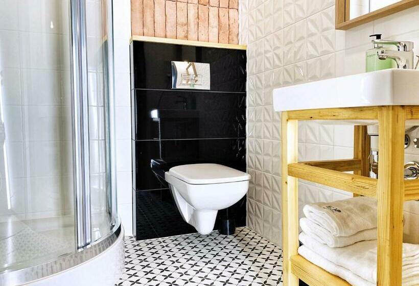 غرفة قياسية, Zagroda Na Pacanach