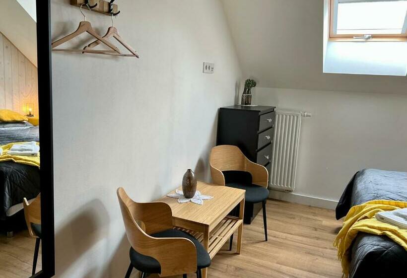 غرفة قياسية, Zagroda Na Pacanach