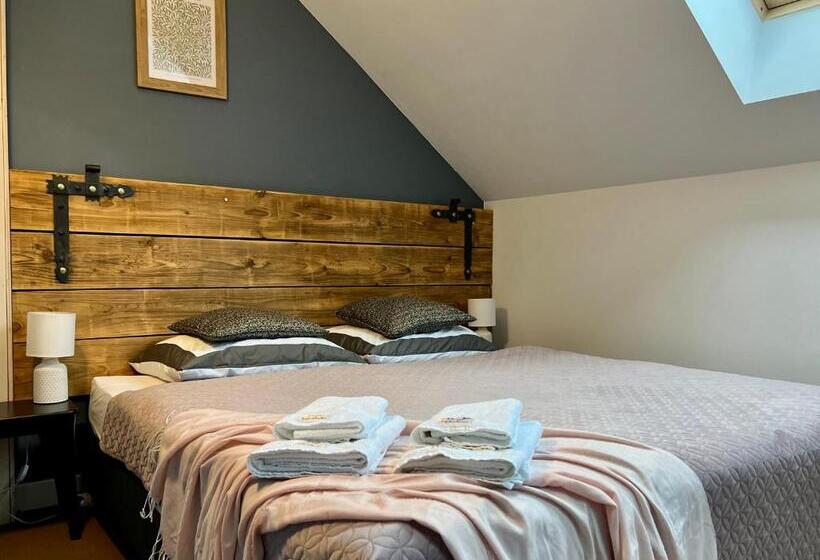 غرفة قياسية, Zagroda Na Pacanach