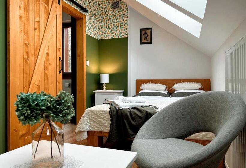 غرفة قياسية, Zagroda Na Pacanach