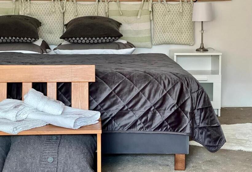 غرفة قياسية مزوَّدة بشُرفة, Zagroda Na Pacanach