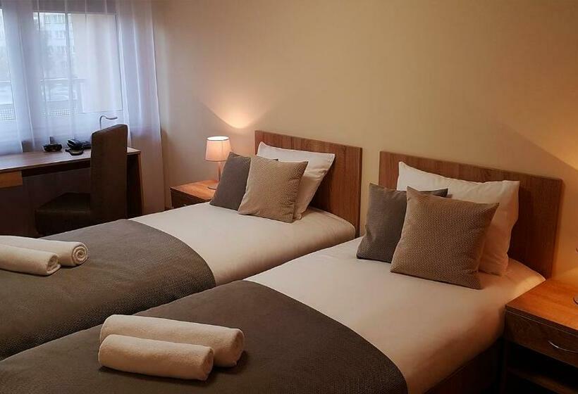 اتاق استاندارد, Hostel Fortis