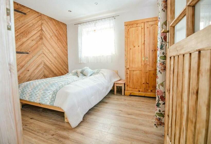 سوییت, Apartament 33 Poronin