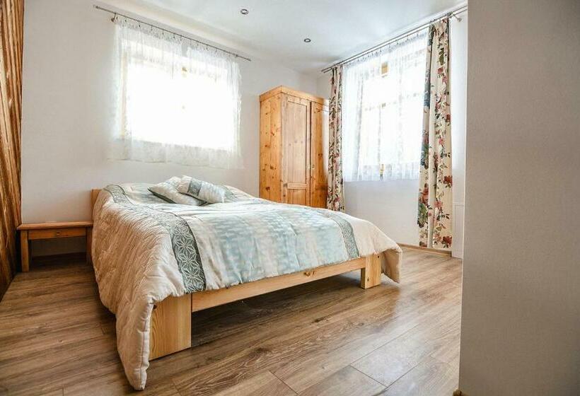 سوییت, Apartament 33 Poronin