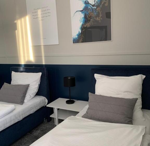 חדר דלוקס לשלושה, Coliber