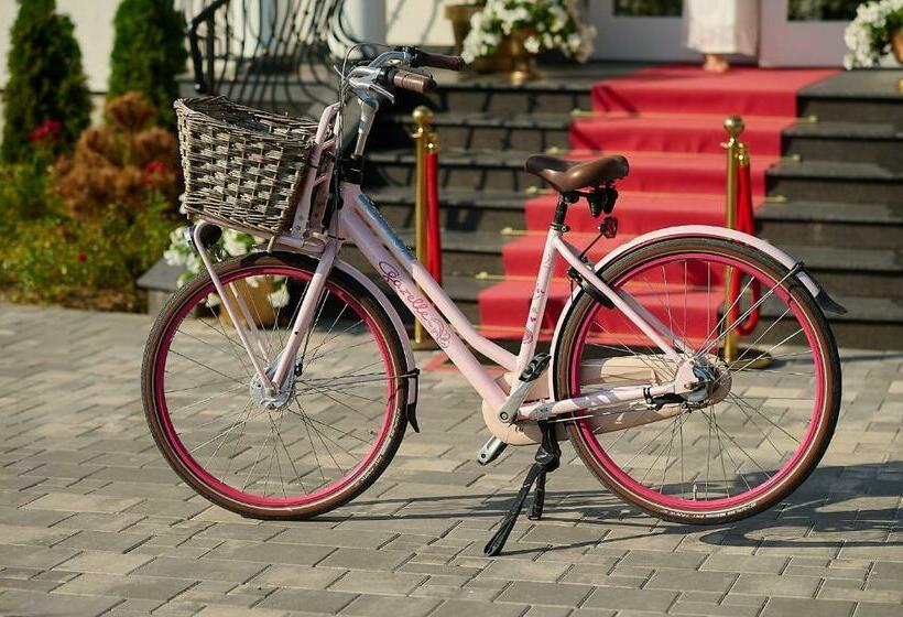 اتاق لوکس با بالکن, La Rose Residence