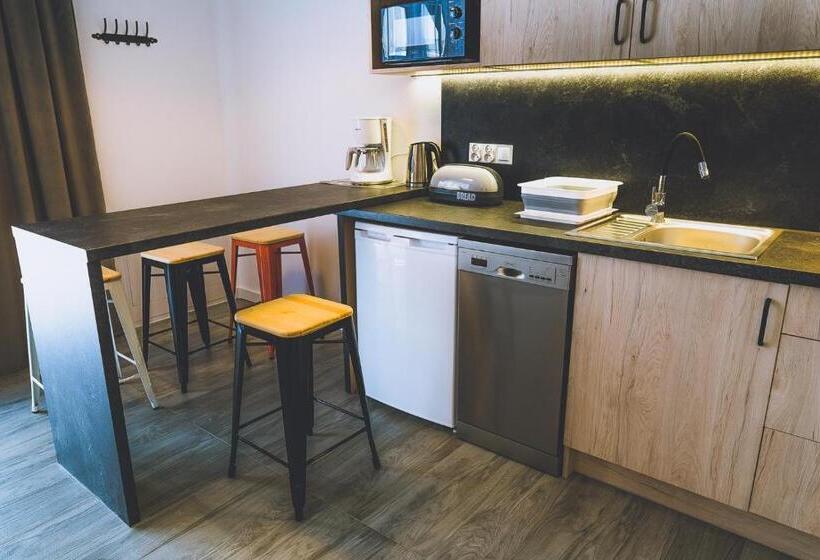 דירת שני חדרים, Owca Z Widokiem