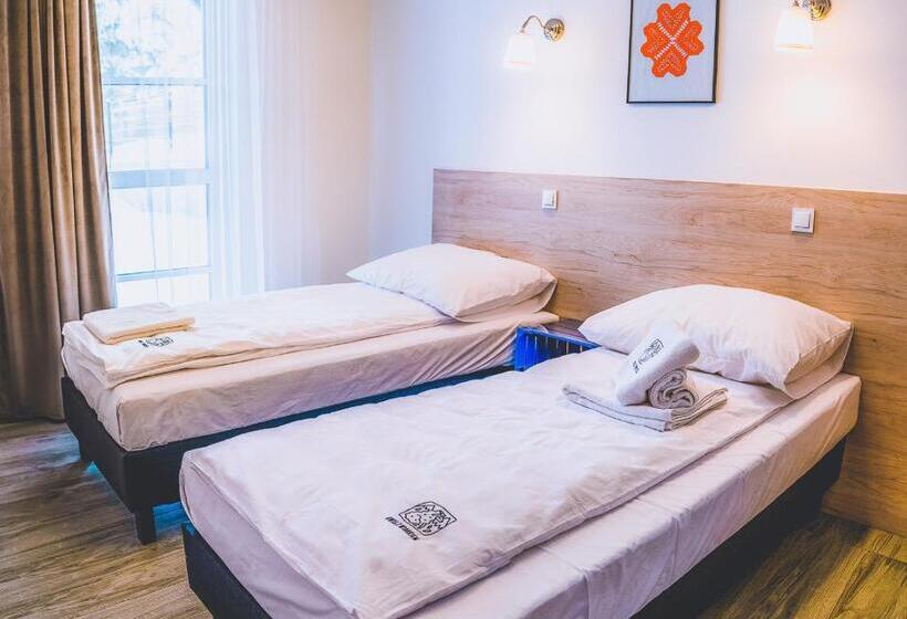 דירת חדר, Owca Z Widokiem