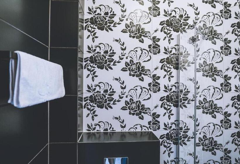 דירת חדר, Owca Z Widokiem