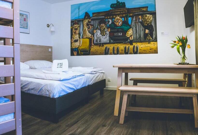 חדר סטנדרט לארבעה, Owca Z Widokiem