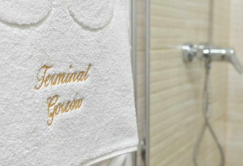 اتاق استاندارد, Terminal