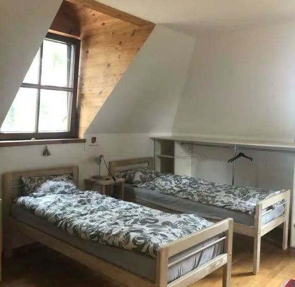 スタンダード４人部屋, Twój Azyl