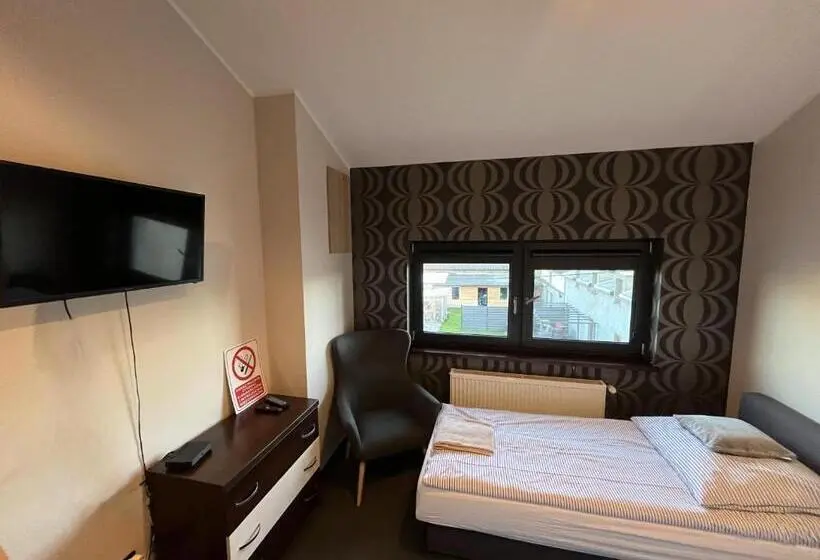 Standard-huone, Nad Lewiatanem