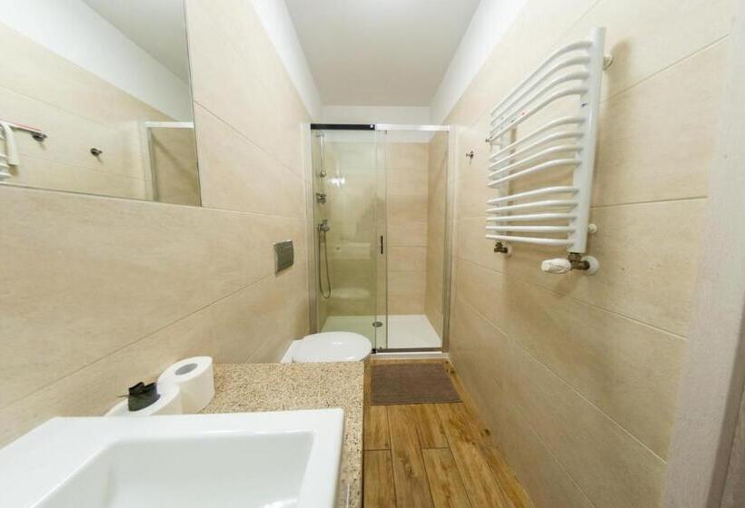 חדר סטנדרט לשלושה עם טרסה, Arka   Pokoje Z Osobnymi Wejściami Na Parterze