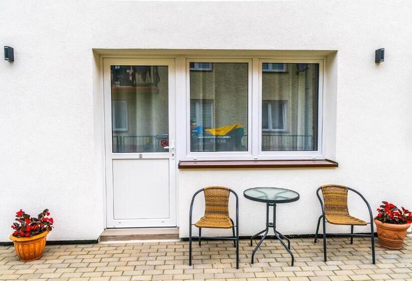 חדר סטנדרט עם טרסה, Arka   Pokoje Z Osobnymi Wejściami Na Parterze