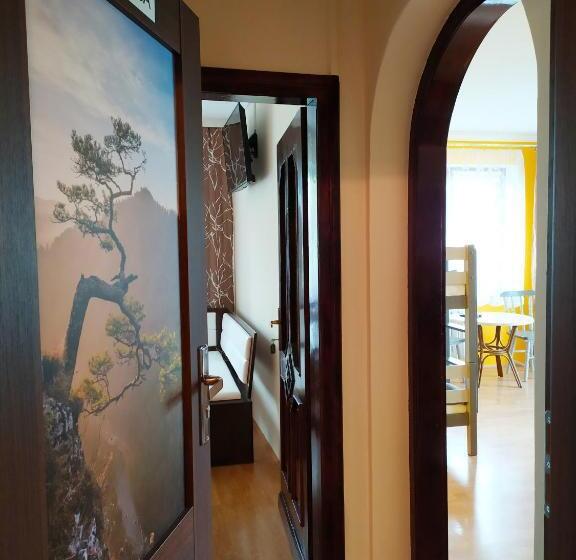 １ベッドルームアパートメント, Noclegi Arenda