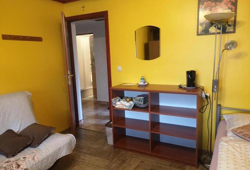 ファミリールーム, Noclegi Arenda