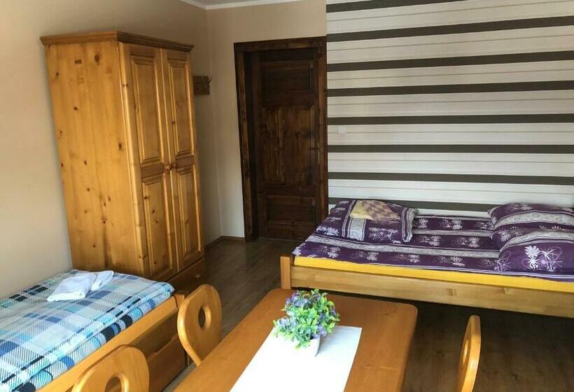 חדר סטנדרט עם מרפסת, Pokoje U Moniki