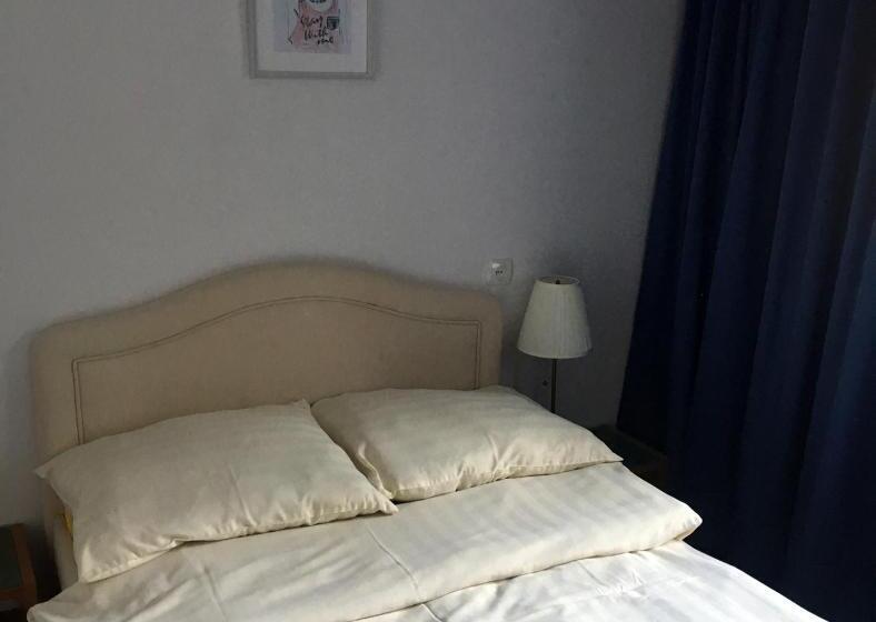 スタンダードシングルルーム, Willa Baltazar