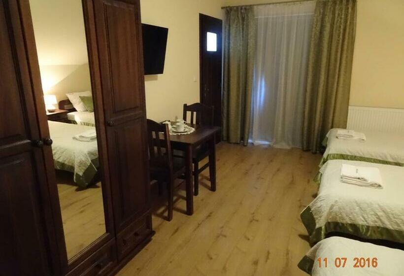 Четырехместный Номер Стандарт с Балконом, Willa Złoty Ogród