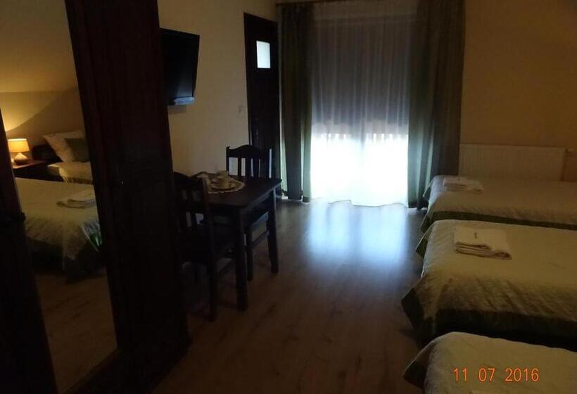 Четырехместный Номер Стандарт с Балконом, Willa Złoty Ogród