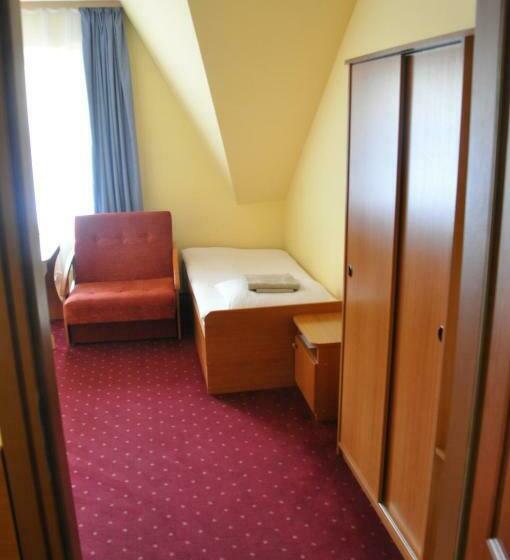 غرفة قياسية ثلاثية, Zajazd Kama Kowalski