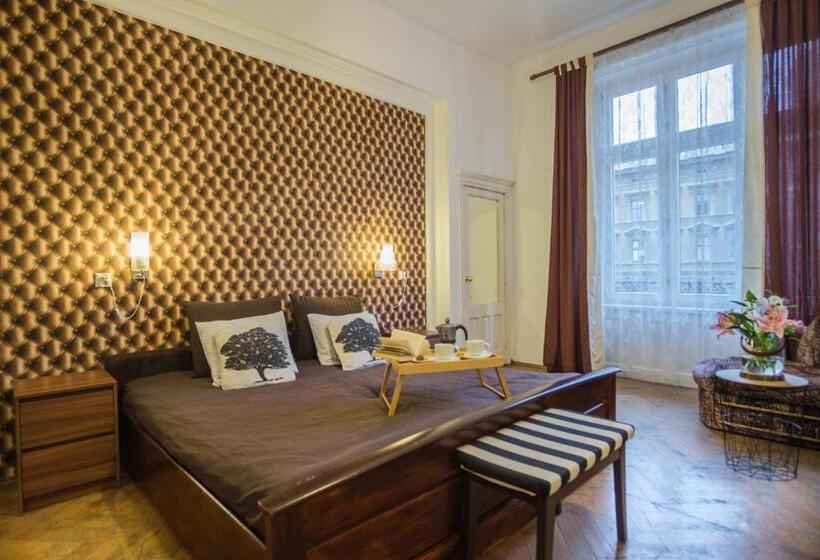 Номер Deluxe, Roller Apart